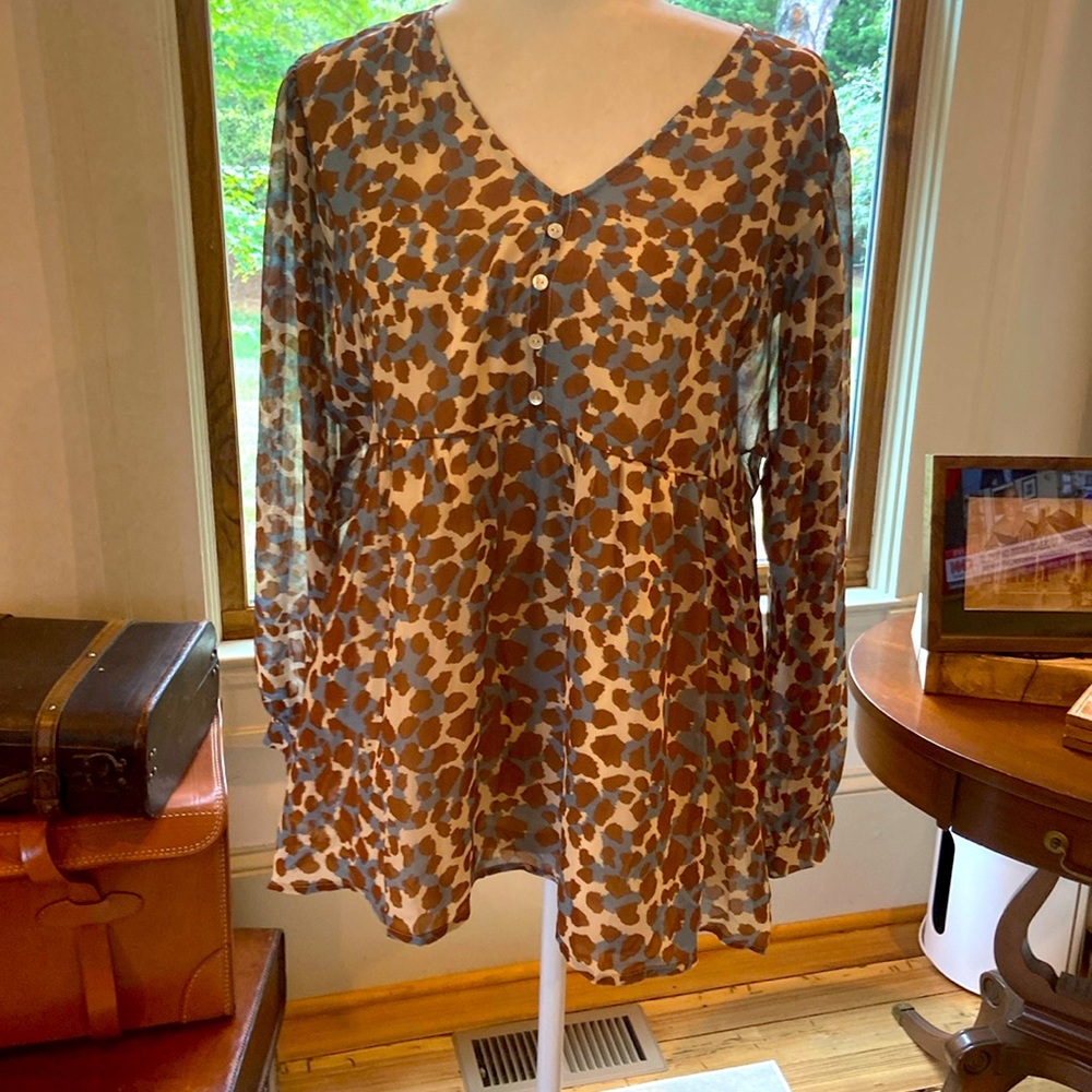 NWT JODIFL Cream, Brown & Gray Blue Animal Prnt Long Balloon Sleeve Blouse-large